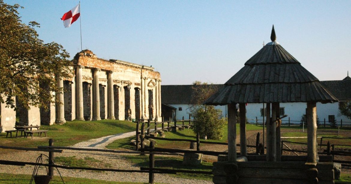 Na Zamku Rycerskim w Sobkowie (2007). Fot. Urszula Lubczyńska-Gładka