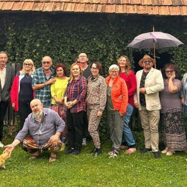 Na zdjęciu: Uczestnicy plenerów - jędrzejowskiego i włoszczowskiego. Fot. Artur Smerkowski