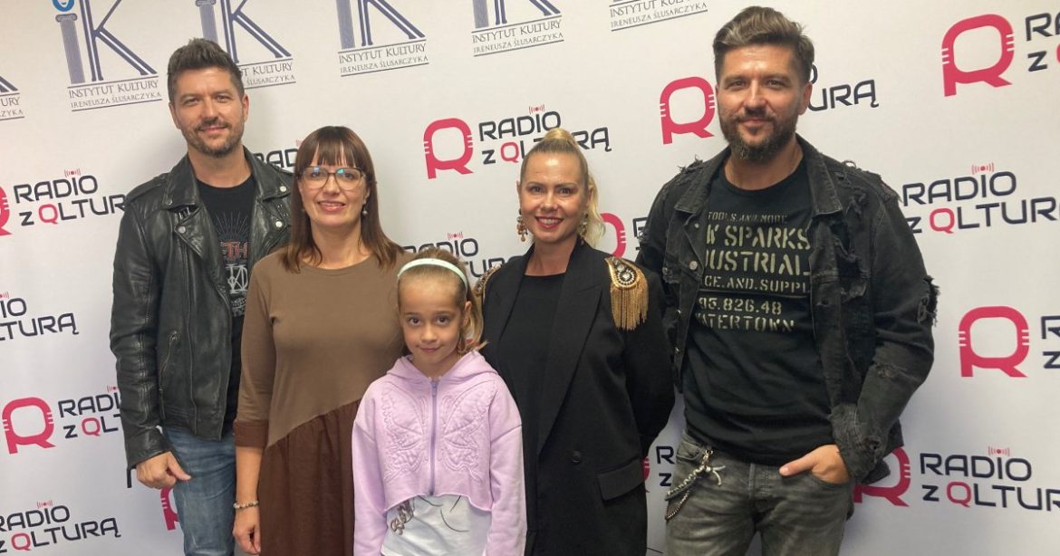 Krzysztof i Rafał Pitula z rodzinami. Fot. Edgar Wojtasiak