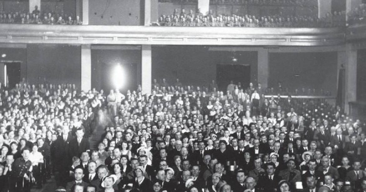 Colosseum – największe przedwojenne kino warszawskie (2360 miejsc). Źródło zdjęcia: gazeta.pl