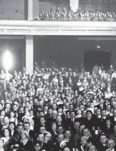 Colosseum – największe przedwojenne kino warszawskie (2360 miejsc). Źródło zdjęcia: gazeta.pl